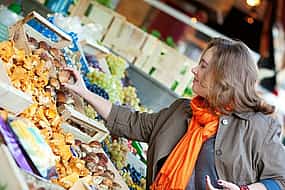 Photo 1 Paris: Private French Food & Wine Walking Tour in Le Marais