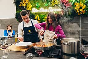 Foto 1 El Arte de la Pasta: Recetas de la Nonna y Aventura con Vino Chianti
