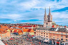 Foto 1 Private direct transfer from Pula to Zagreb with a local driver 
