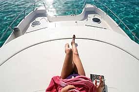 Foto 1 Santorini Private Motor Yacht Cruise