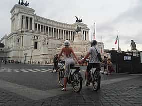 Photo 1 Highlights of Rome City Bike Tour with Colosseum View, Trevi Fountain and Spanish Steps