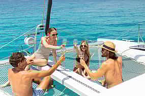 Foto 1 Ateński Rejs Katamaranem z Grecką Kuchnią i Darmowymi Transferami Hotelowymi
