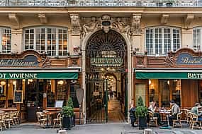 Foto 1 Paris Private Tour: Hidden Gems and Trendy Quarters with Coffee