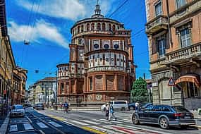 Фото 1 Private Transfer From Genoa To Milan With a 2 Hour Stop in Pavia