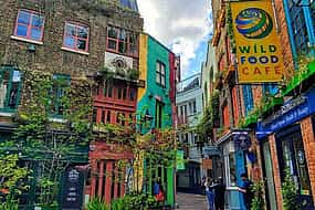 Foto 1 LGBTQ Detective Mystery Outdoor Escape Game in London