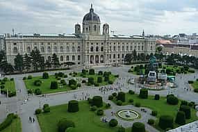 Foto 1 Private Transfer from Nuremberg to Vienna with 2h of Sightseeing