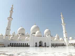Foto 1 Recorrido de un día completo por la ciudad de Abu Dhabi con visita a la Gran Mezquita
