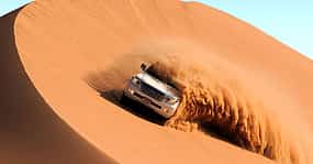 Foto 1 Dubai Dune Bashing Evening Safari with BBQ Dinner