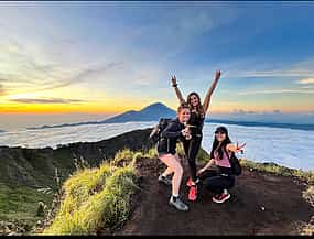Foto 1 Excursión al amanecer en el Monte Batur con desayuno