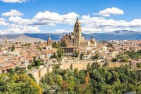 Foto 1 Tour privato di 4 ore da Madrid a Segovia e Avila