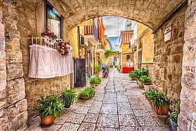 Fotoğraf 1 Private transfer from Naples to Bari with 2h for sightseeing stop