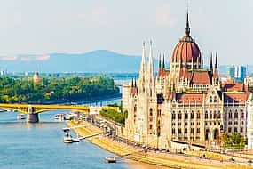 Фото 1 Private Transfer from Bratislava to Budapest, English-speaking driver