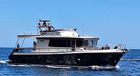 Foto 1 Private Targa Motor Yacht Full Day Cruise with Meal & Drinks