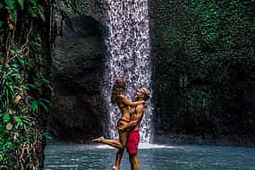 Foto 1 Visite privée de chutes d'eau secrètes avec un photographe