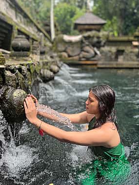 รูปภาพ 1 Ubud Sighseeing | balinese traditional house & holy water temple