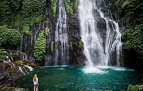Фото 1 Enchanting Cascades: Exploring Bali's Breathtaking Waterfalls