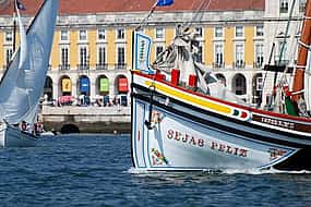 صورة 1 Lisbon Traditional Boats - Express Cruise - 45min