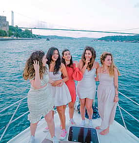 Фото 1 Обслуживание частной роскошной яхты в Стамбуле