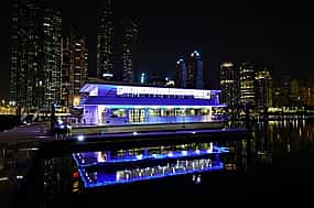 Foto 1 Crucero nocturno en dhow por el puerto deportivo de Dubai