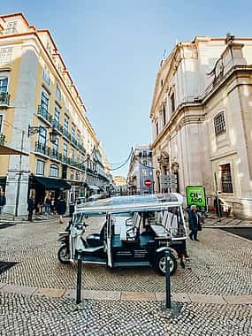 Foto 1 Full Day in Lisbon by Tuktuk - The city won't have any secrets to you!