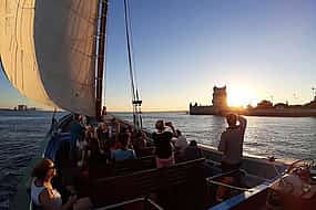 صورة 1 Lisbon Traditional Boats - Sunset Cruise with White Wine