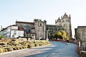 Foto 1 Love in Porto: Romantic Exploration Game and Tour