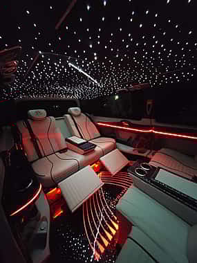 Foto 1 Traslado Privado VIP desde el Aeropuerto de Estambul al Hotel del Centro de la Ciudad en Maybach
