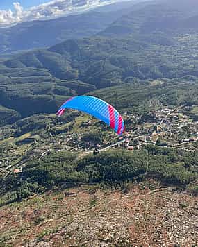 Фото 1 Полет на параплане в тандеме в Браге
