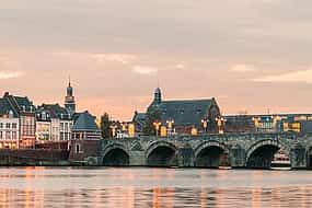 Foto 1 Transfert privé de Bruges à Francfort, 2h d'arrêt à Maastricht