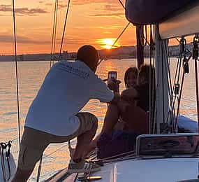 照片 1 Lisbon Romantic Private 2h Sunset Cruise with sparkling wine