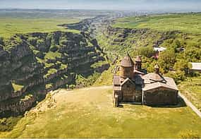 صورة 1 Visite privée du monument de l'alphabet arménien et du monastère de Saghmosavank