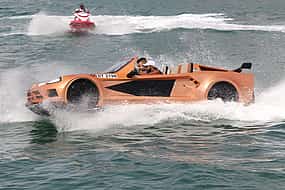 Фото 1 Поездка на водном реактивном автомобиле в Дубае