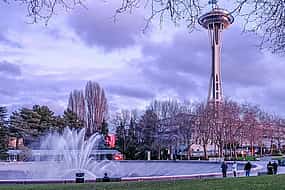 Foto 1 Iglica Kosmiczna w Seattle: Zagadka Podróży w Czasie