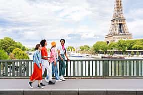 Foto 1 Paris Private Tour: Highlights, Top Quarters & Eiffel Tower