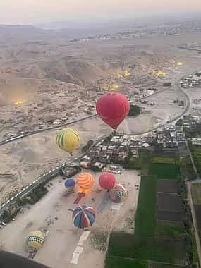 Foto 1 Paseo en globo al amanecer en Luxor