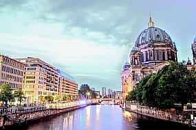 Foto 1 Private Transfer from Nuremberg to Berlin with 2h of Sightseeing
