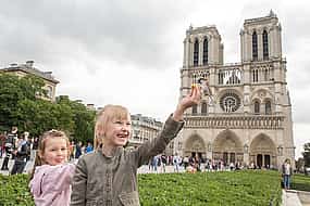 Foto 1 Paris Private Family Tour - Highlights & the Best Museum for Kids