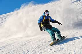 Foto 1 Clase privada con un instructor de snowboard para principiantes