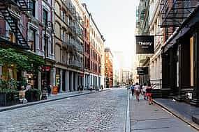 Φωτογραφία 1 Secrets of SoHo New York: Exploration Game and Tour