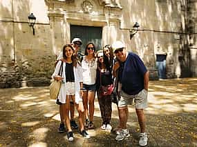 Foto 1 Barcelona Highlights & Secrets Private Tour with Tapa & Drink