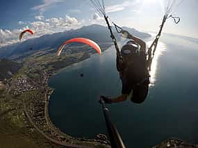 Foto 1 Montreux Paragliding Tandem Flight for Students