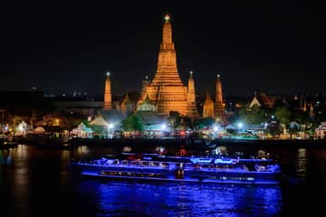 Bangkok Grand Pearl Luxury Dinner Cruise with Live Music and Show