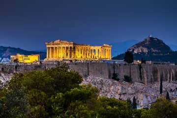 Athens by Night Small Group Sightseeing with Drinks and Food Tasting