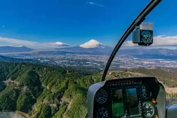 Tokyo: Fuji - Hakone - Yokohama Heli Ride (1-3 persons)