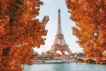 OT Paris Eiffel Tower 2nd Level Italian Guided Tour with Ticket For Summit