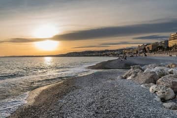 Private Transfer From Milan To Nice With a 2 Hour Stop in Genoa