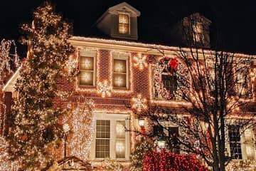 Christmas Lights Tour in New York City Dyker Heights