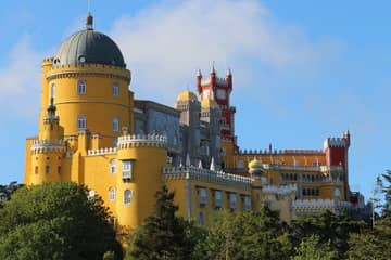 Private Fairy Tale Tour Lisbon - Sintra + English Speaking Driver