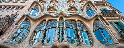 Фото 2 Почувствуйте себя Гауди: Мастерская мозаики в Барселоне и пешеходная экскурсия