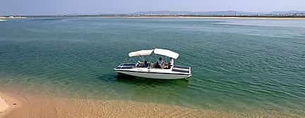Foto 3 Personalisierte Öko-Entdeckung: Faro's Ria Formosa Private Boat Tour - Gönnen Sie sich ein solarbetriebenes Vergnügen im Naturpark der Algarve
